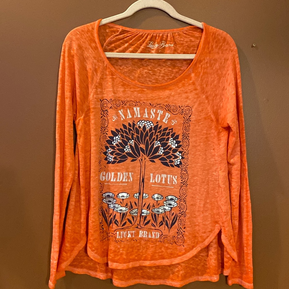 Lucky Brand ladies Namaste heathered shirt, size small.